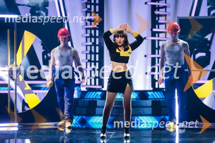  Adrijana Kamnik, pevkaZnan obraz ima svoj glas, 6. oddaja