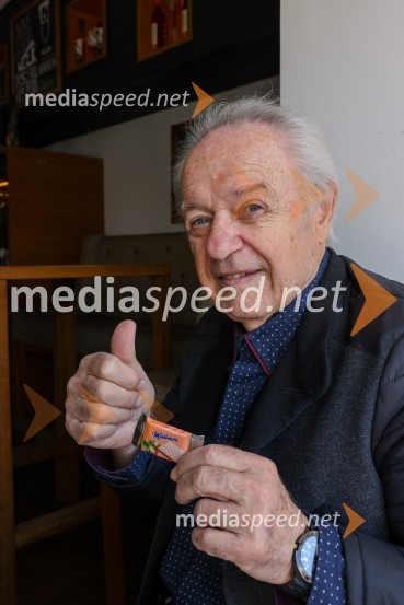  Alfi Nipič, pevecAlfi Nipič in njegov Maribor