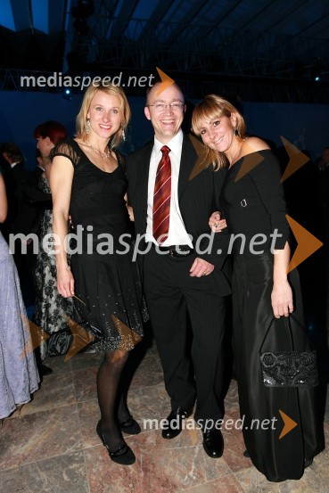 Brigita Langerholc, atletinja, Tadej Sax, vodja programov BMW in Mini pri Avto Malgaj in Alenka Bikar, atletinjaAl Gore v Sloveniji na zabavi Diners Black Card