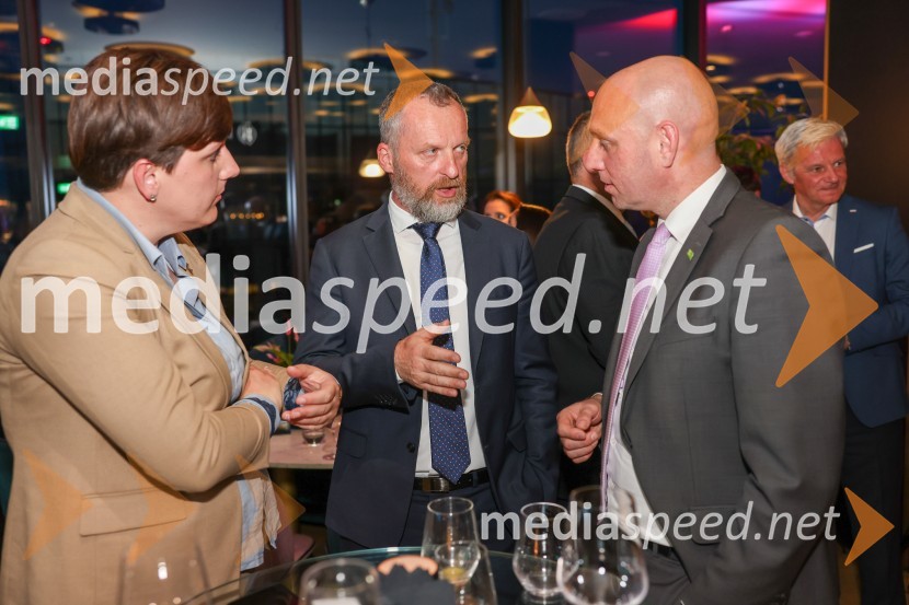  Monika  Udovičić, Hrvaška turistična zveza;  ... ;  Simon Zajc, državni sekretar20. obletnica predstavništva Hrvaške turistične skupnosti v Sloveniji