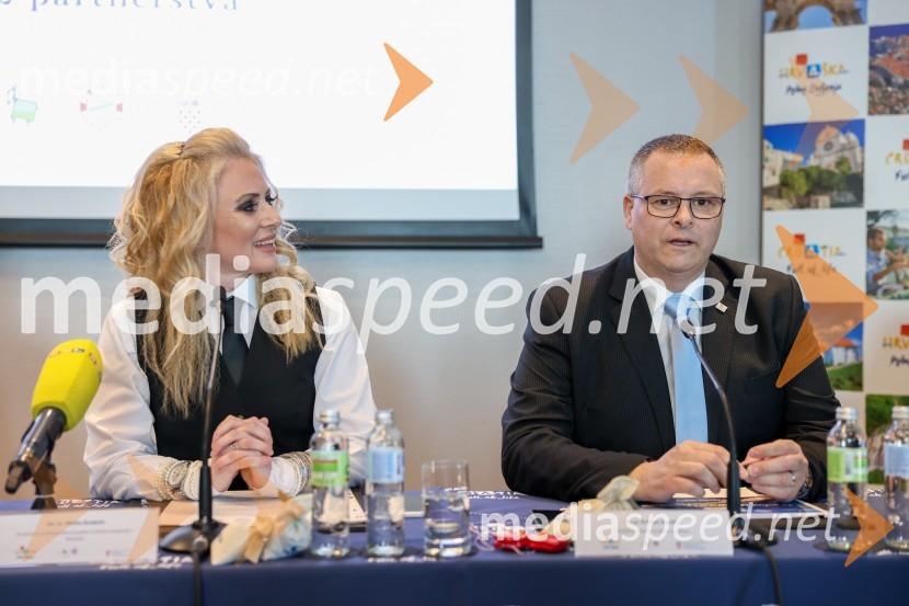 mag. Metka  Bradetić, direktorica Hrvaške turistične skupnosti v Sloveniji;  Kristjan  Staničić, direktor Hrvaške turistične zveze20. obletnica predstavništva Hrvaške turistične skupnosti v Sloveniji