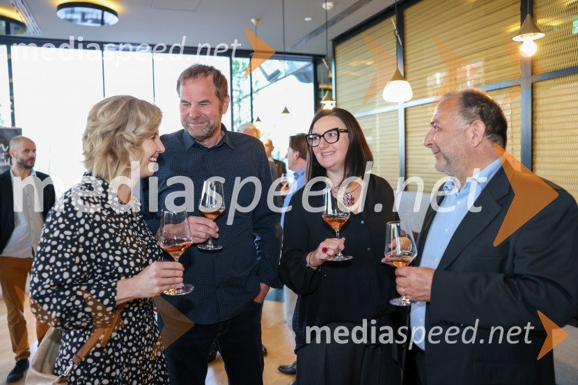  Anita  Mlakar, moderatorka in svetovalka za odnose z javnostmi;  Teo Svoinac;  Nataša Jeza Kotnik, vodja marketinga Agencija Sonček;  ... 20. obletnica predstavništva Hrvaške turistične skupnosti v Sloveniji