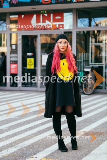  Dijana Matković, pisateljica, prevajalka in urednica portala DisenzZakaj ne pišem, predstavitev knjige Dijane Matković