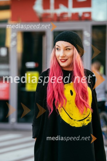  Dijana Matković, pisateljica, prevajalka in urednica portala DisenzZakaj ne pišem, predstavitev knjige Dijane Matković