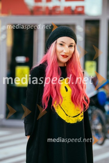  Dijana Matković, pisateljica, prevajalka in urednica portala DisenzZakaj ne pišem, predstavitev knjige Dijane Matković