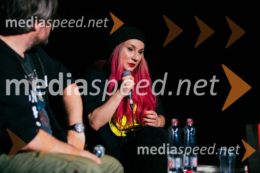  Dijana Matković, pisateljica, prevajalka in urednica portala DisenzZakaj ne pišem, predstavitev knjige Dijane Matković