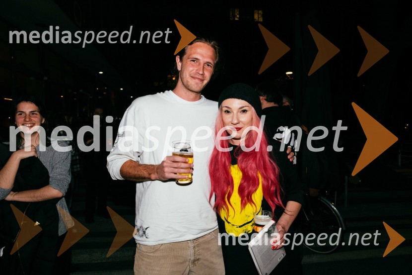  ... ;  Dijana Matković, pisateljica, prevajalka in urednica portala DisenzZakaj ne pišem, predstavitev knjige Dijane Matković