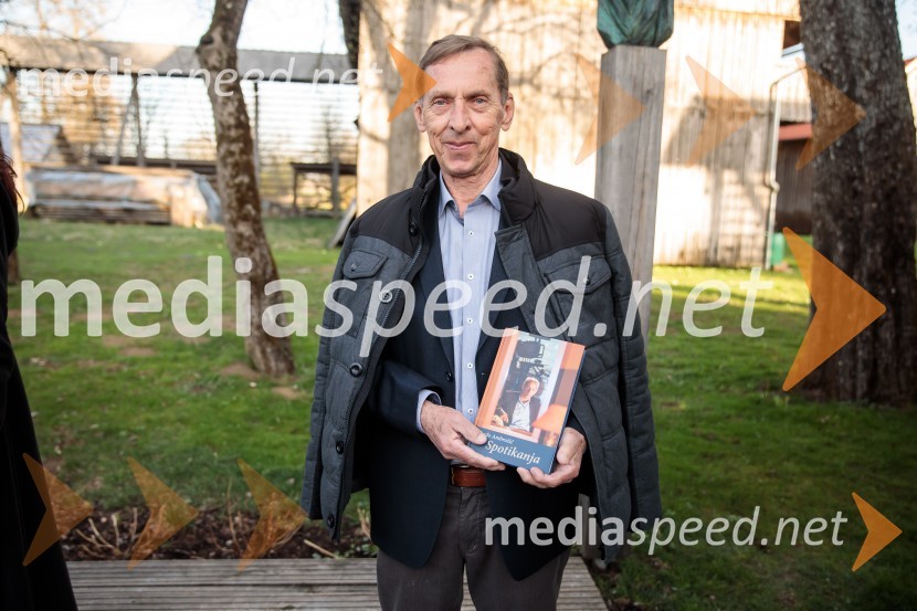  Lado Ambrožič, novinarLado Ambrožič v pogovoru z Vesno Milek, Škrabčeva domačija