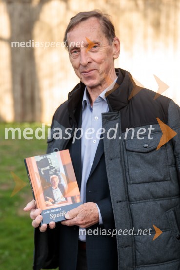  Lado Ambrožič, novinarLado Ambrožič v pogovoru z Vesno Milek, Škrabčeva domačija