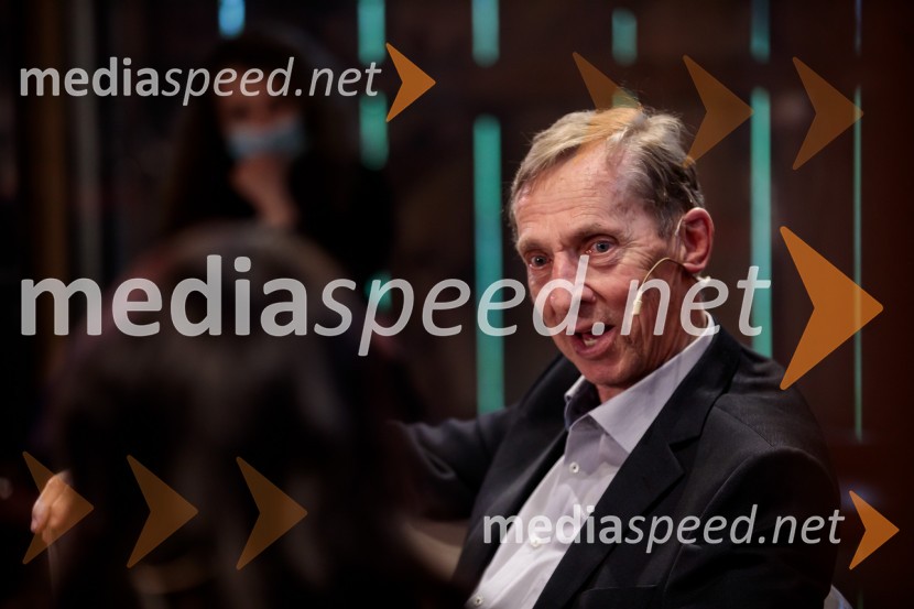  Lado Ambrožič, novinarLado Ambrožič v pogovoru z Vesno Milek, Škrabčeva domačija