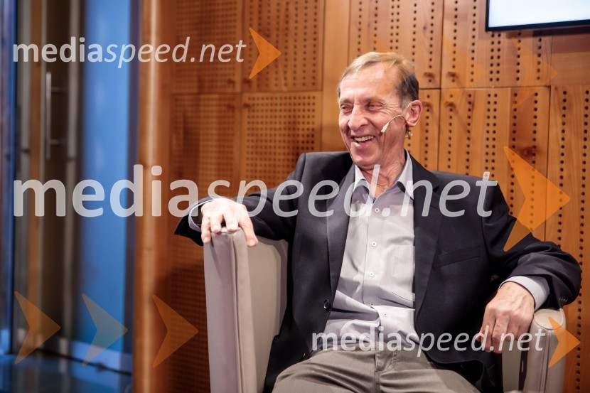  Lado Ambrožič, novinarLado Ambrožič v pogovoru z Vesno Milek, Škrabčeva domačija