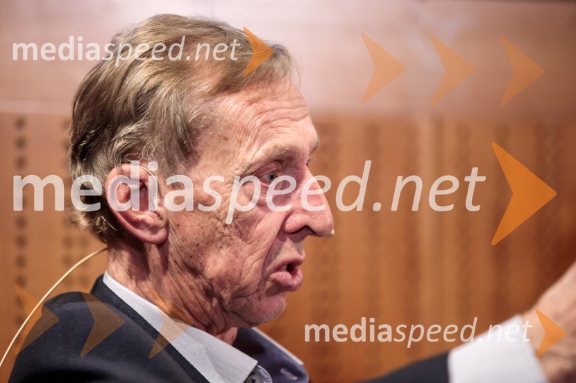  Lado Ambrožič, novinarLado Ambrožič v pogovoru z Vesno Milek, Škrabčeva domačija