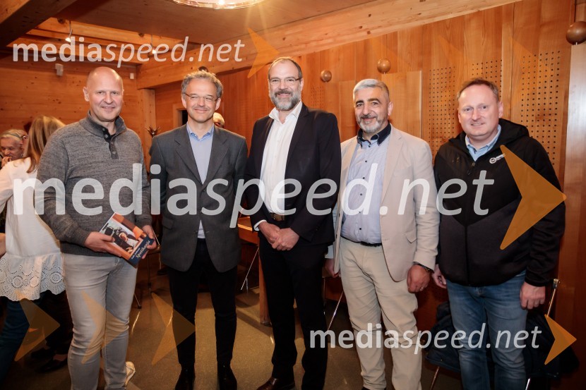 Lado Ambrožič v pogovoru z Vesno Milek, Škrabčeva domačija