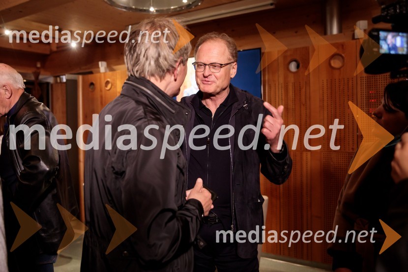  ... ;  Janez  Škrabec, direktor Riko d.o.o., predsednik Slovensko-ruskega poslovnega sveta, častni konzul BelorusijeLado Ambrožič v pogovoru z Vesno Milek, Škrabčeva domačija