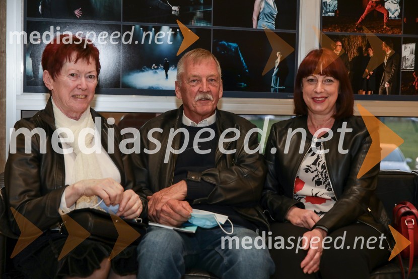  ... ;  ... ;  Andrejka Markočič Šušmelj, predsednica strokovnega sveta SNG Nova Gorica52 hertzov, premiera drame v SNG Nova Gorica