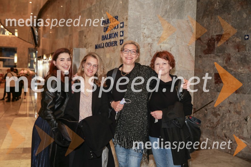  Anuša  Kodelja, igralka;  Tereza  Gregorič, dramaturginja; mag. Neda Rusjan Bric, vsestranska gledališka ustvarjalka;  Martina Mrhar, dramaturginja52 hertzov, premiera drame v SNG Nova Gorica