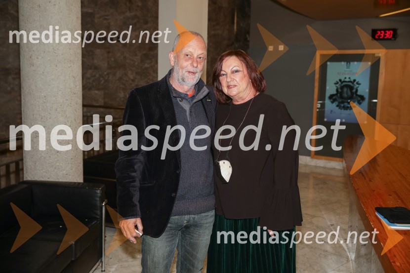  Matej Bogataj, literarni kritik in publicist;  Maja Jerman Bratec, upokojena direktorica SNG Nova Gorica52 hertzov, premiera drame v SNG Nova Gorica