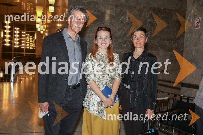  Joško Čuk, nekdanji direktor SNG Nova Gorica;  Tijana Grumić, dramatičarka;  Jasna Čuk Rupnik, zdravnica52 hertzov, premiera drame v SNG Nova Gorica