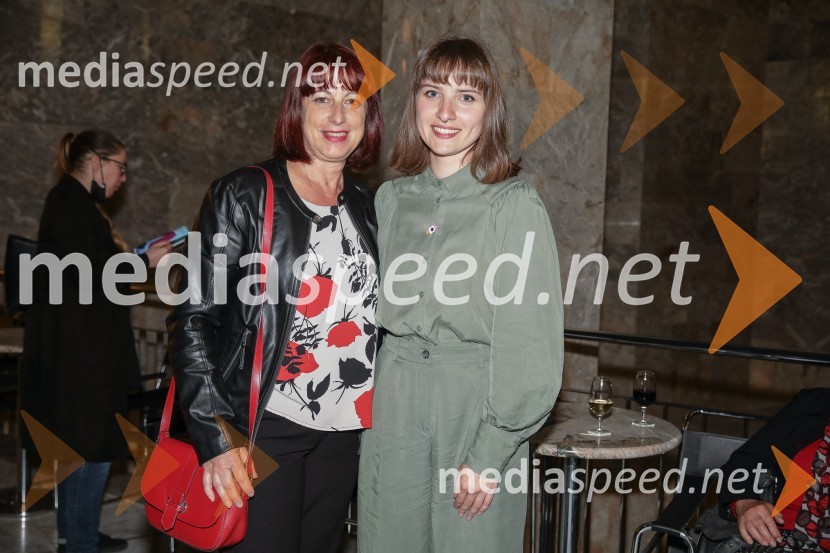  Andrejka Markočič Šušmelj, predsednica strokovnega sveta SNG Nova Gorica;  Mojca Madon, režiserka52 hertzov, premiera drame v SNG Nova Gorica