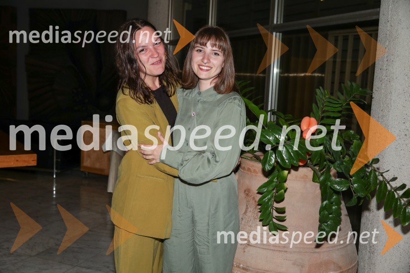  ... ;  Mojca Madon, režiserka52 hertzov, premiera drame v SNG Nova Gorica