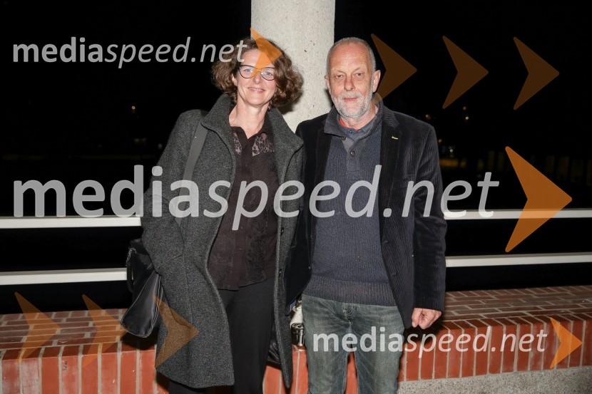  Tea Rogelj, dramaturginja, selektorica;  Matej Bogataj, literarni kritik in publicist52 hertzov, premiera drame v SNG Nova Gorica