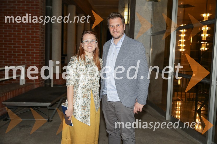  Tijana Grumić, dramatičarka;  Marko Bratuš, umetniški vodja SNG Nova Gorica52 hertzov, premiera drame v SNG Nova Gorica