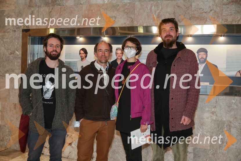  Enej Gala, slikar;  Peter Uhan, fotograf;  ... ;  Tomi Novak, bobnar, vodja zasedbe Grunt52 hertzov, premiera drame v SNG Nova Gorica