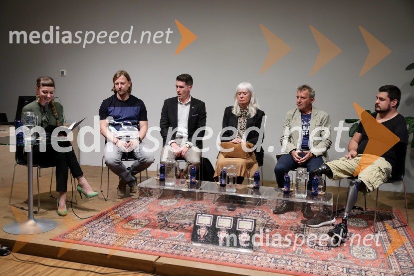  ... ;  Primož Černilec, predsednik Planinskega društva Kranj ;  Janez Černe, podžupan Mestne občine Kranj;  Mojca Zaplotnik Jamnik;  Tone Perčič, plezalni sopotnik Nejca Zaplotnika;  Darko Đurić, upokojeni slovenski paraolimpijec, plavalecAlpinistični dnevnik Nejca Zaplotnika, predstavitev knjige