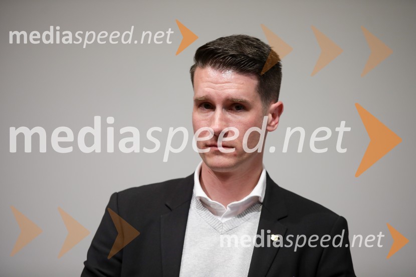  Janez Černe, podžupan Mestne občine KranjAlpinistični dnevnik Nejca Zaplotnika, predstavitev knjige