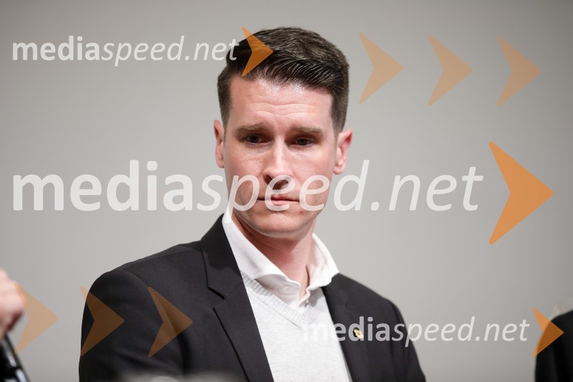  Janez Černe, podžupan Mestne občine KranjAlpinistični dnevnik Nejca Zaplotnika, predstavitev knjige