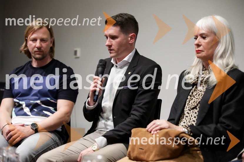  Primož Černilec, predsednik Planinskega društva Kranj ;  Janez Černe, podžupan Mestne občine Kranj;  Mojca Zaplotnik JamnikAlpinistični dnevnik Nejca Zaplotnika, predstavitev knjige