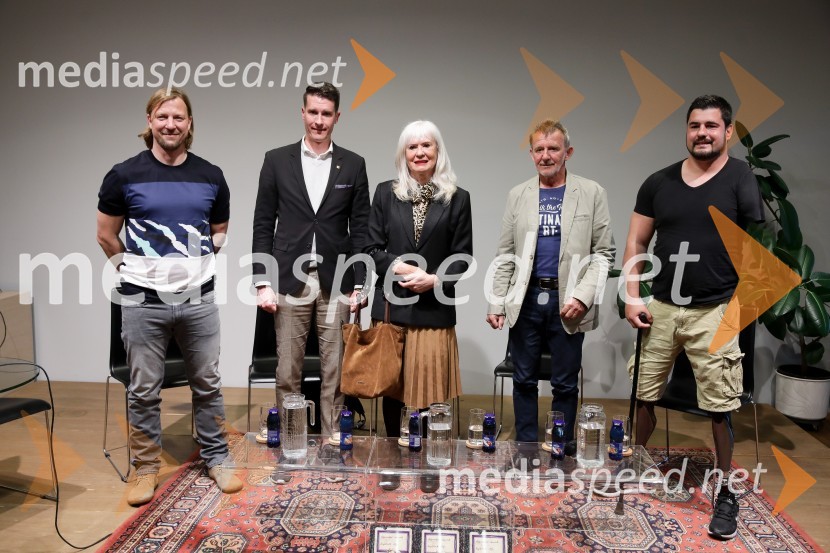  Primož Černilec, predsednik Planinskega društva Kranj ;  Janez Černe, podžupan Mestne občine Kranj;  Mojca Zaplotnik Jamnik;  Tone Perčič, plezalni sopotnik Nejca Zaplotnika;  Darko Đurić, upokojeni slovenski paraolimpijec, plavalecAlpinistični dnevnik Nejca Zaplotnika, predstavitev knjige