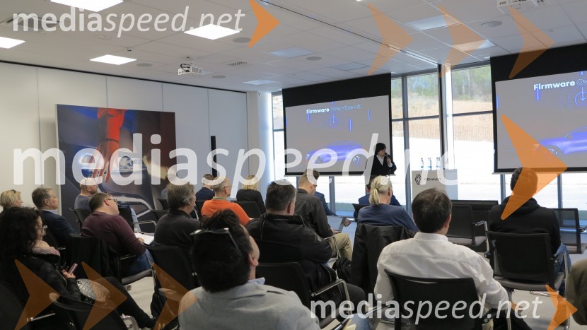 Renault Megane E-Tech electric, slovenska predstavitev