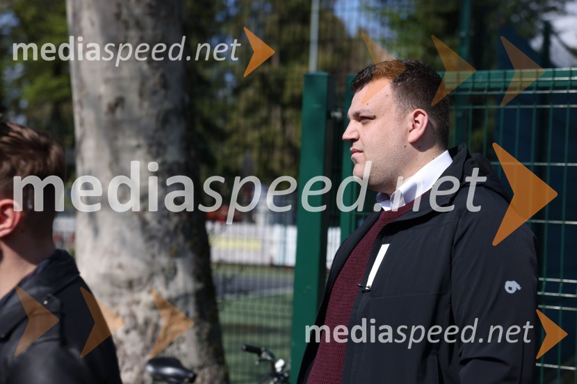  Matic Matjašič, mestni svetnik MOM, Lista mladih. PovezujemoIzjava župana MOM Saša Arsenovića po incidentu z mladoletnikom