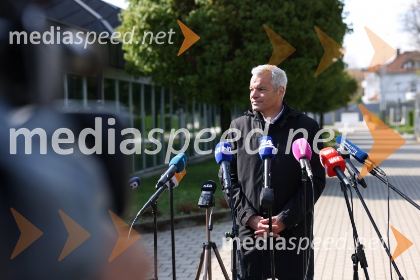  Saša Arsenovič, župan občine Maribor, podjetnikIzjava župana MOM Saša Arsenovića po incidentu z mladoletnikom