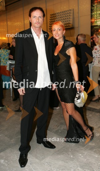 Pevec Rudolf Gas in Tina GorenjakMiss Slovenije 2005, finale