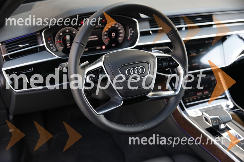 Audi A8, slovenska predstavitev