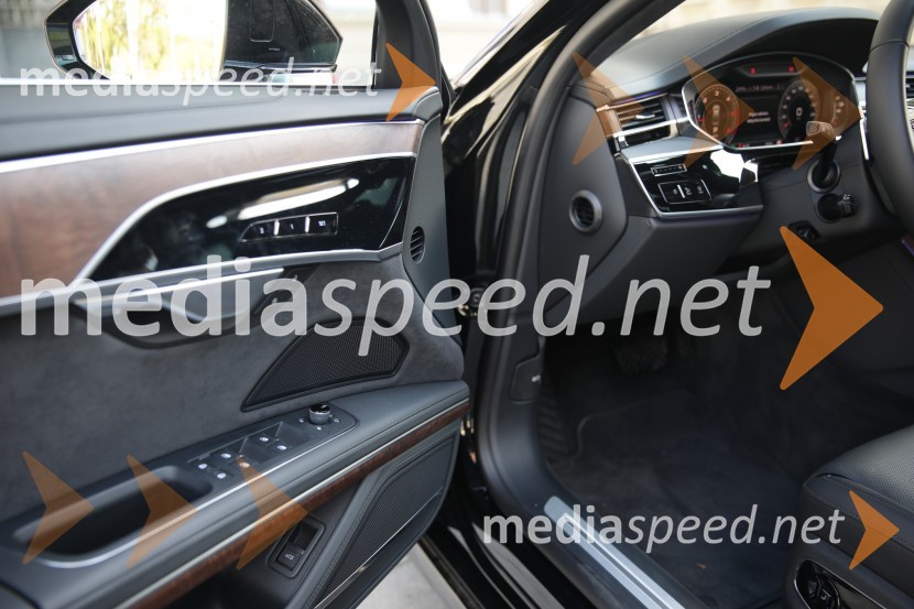 Audi A8, slovenska predstavitev