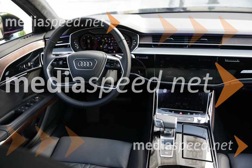 Audi A8, slovenska predstavitev