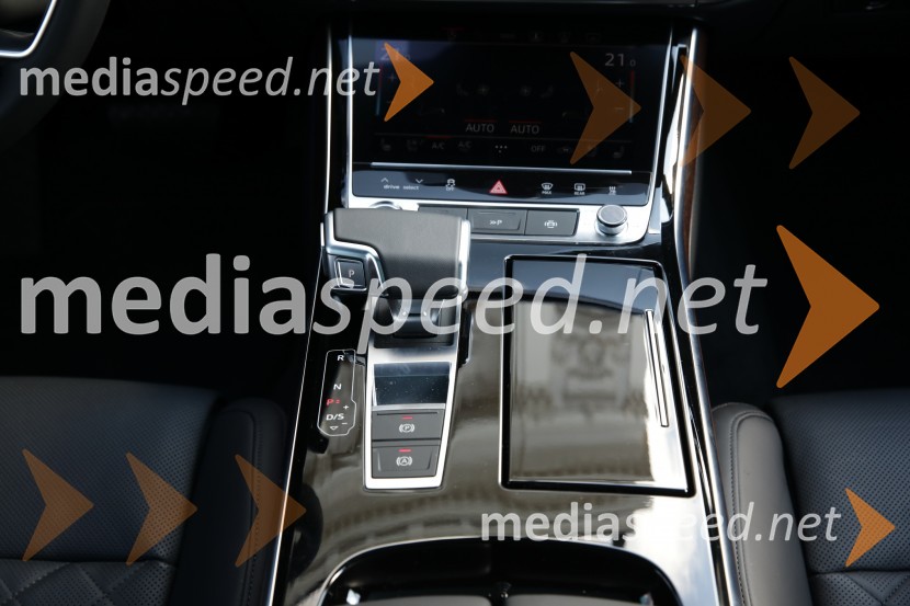 Audi A8, slovenska predstavitev