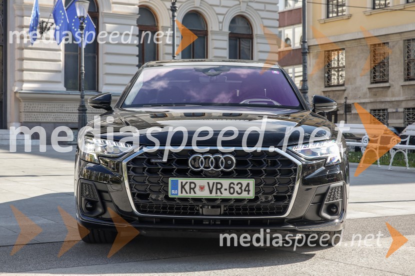 Audi A8, slovenska predstavitev