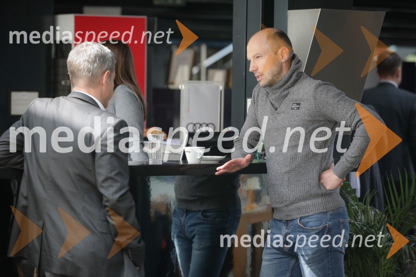 Audi A8, slovenska predstavitev