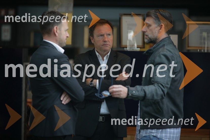 Audi A8, slovenska predstavitev