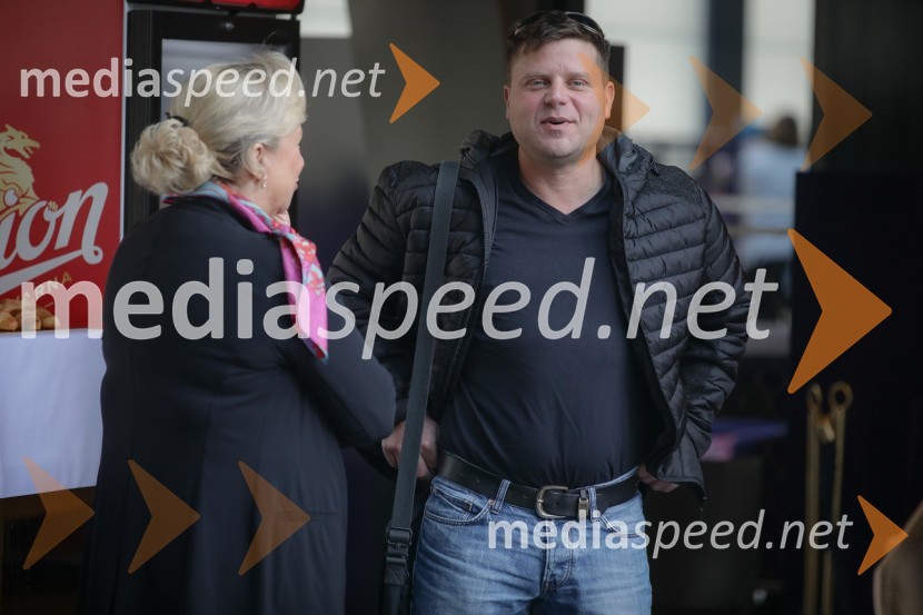 Audi A8, slovenska predstavitev