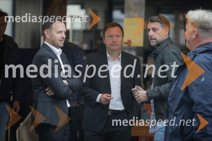 Audi A8, slovenska predstavitev