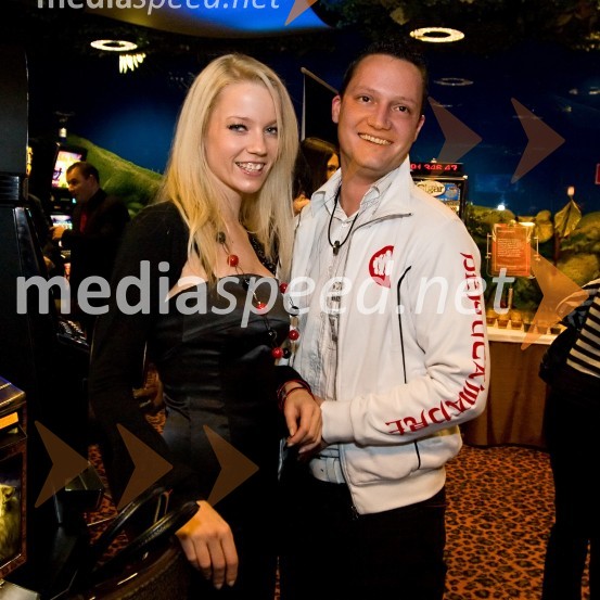 Taya, pevka in Boris Tomažin, Honda AmbrožHotel in Casino Kongo, zabava ob 5. rojstnem dnevu