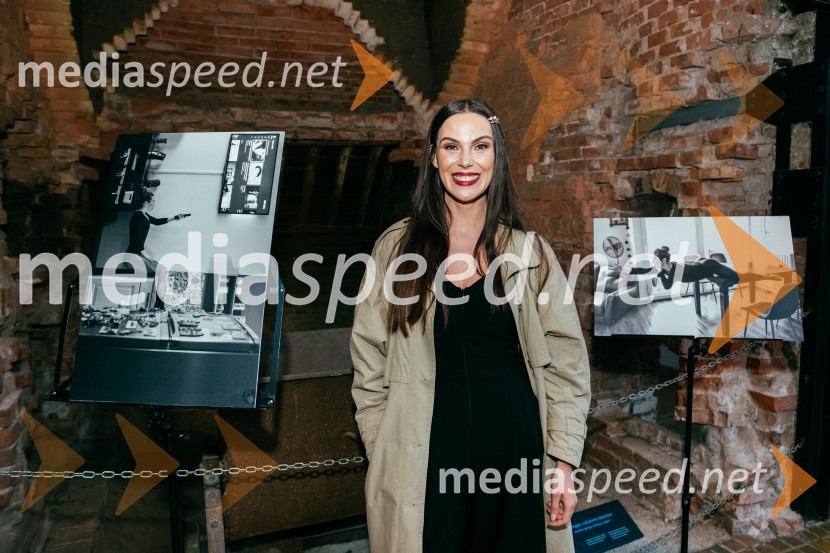  Ula  Furlan, igralka, voditeljica, vodja stikov z javnostmi Kina ŠiškaGlobina tesnobe, plesno-glasbena premiera