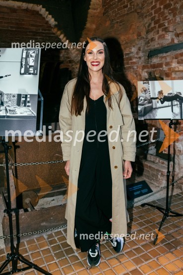  Ula  Furlan, igralka, voditeljica, vodja stikov z javnostmi Kina ŠiškaGlobina tesnobe, plesno-glasbena premiera