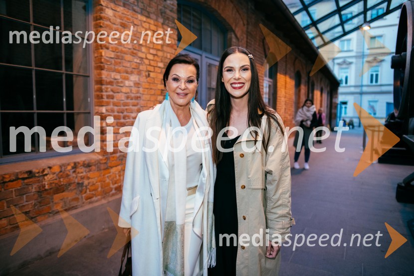  Miša Molk, televizijska voditeljica in urednica;  Ula  Furlan, igralka, voditeljica, vodja stikov z javnostmi Kina ŠiškaGlobina tesnobe, plesno-glasbena premiera