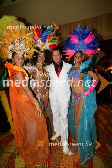 Bahia Dance Group in Marko Matjaž, frizerJohnny Logan in Bahia Dance Group, koncert ob prvi obletnici Casino Mond